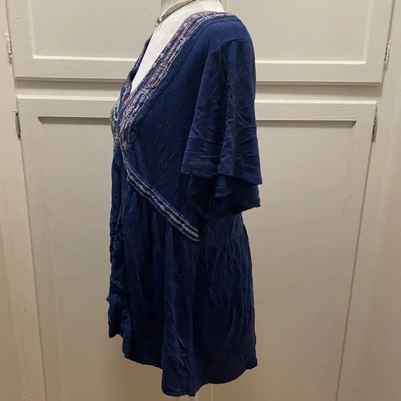 Knox Rose Blue Embroided Top - Picture 6 of 7